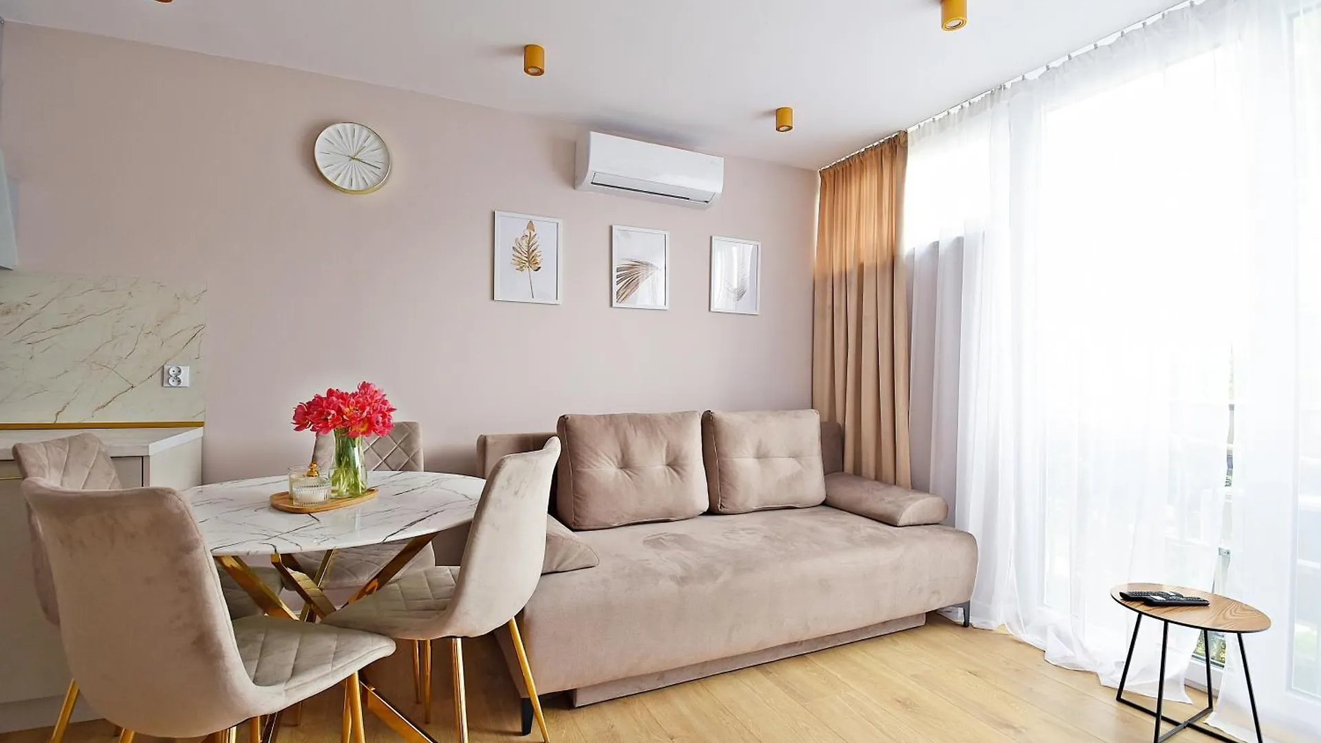 B&P Bank Square Apartment Warsaw Poland